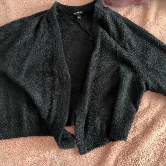 Size 2 velvet dress and eyelash shrug worn twice - Picture 4 of 4